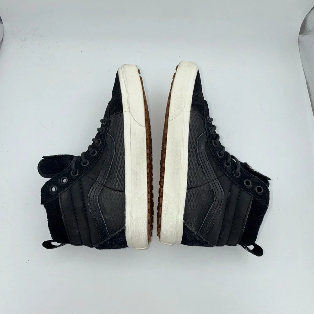 Vans men’s SK8 -Hi 46 winterized weather resistant skates black shoes M-6.5/ W-8